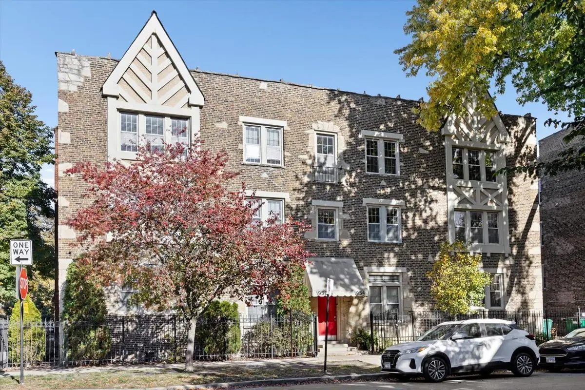 1956 W Melrose Street #102, Chicago, IL 60657 - Image #1