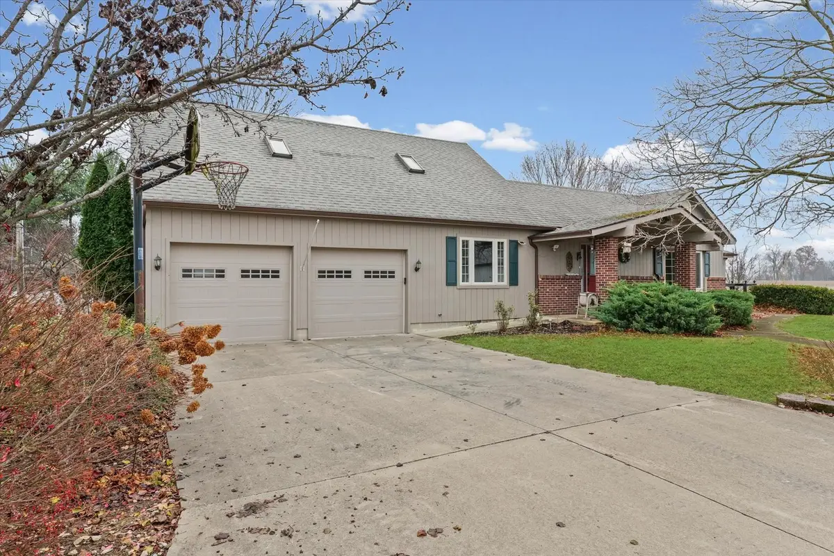 15742 Moody Road, Oakland, IL 61943 - Image #1