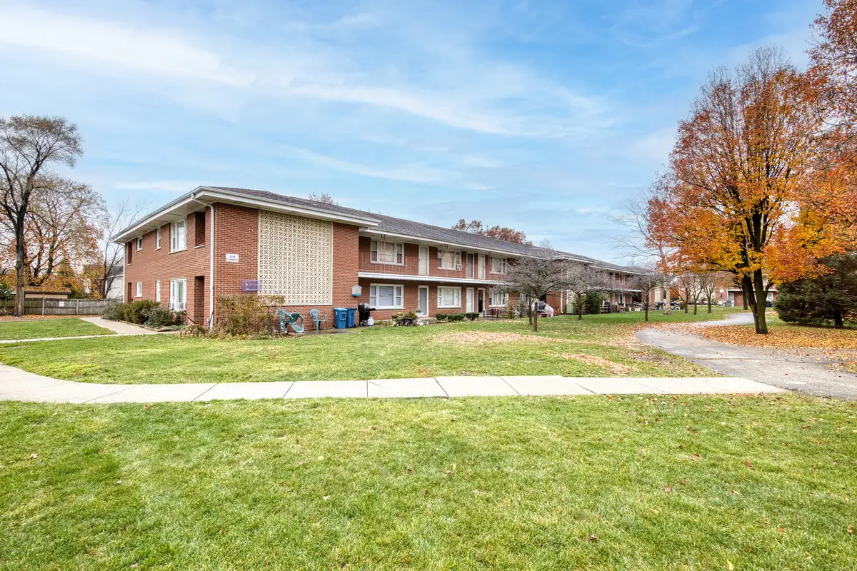 1119 E Algonquin Road #11, Arlington Heights, IL 60005 - Image #1