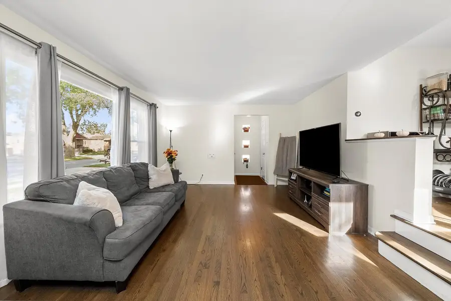 10429 S Keeler Avenue, Oak Lawn, IL 60453 - Image #3