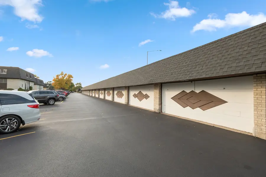 11109 S 84th Avenue #1B, Palos Hills, IL 60465 - Image #3