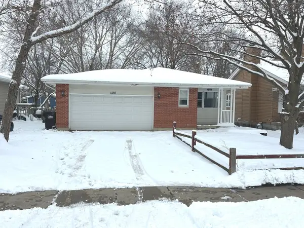 1388 Gardina Vista, Crystal Lake, IL 60014