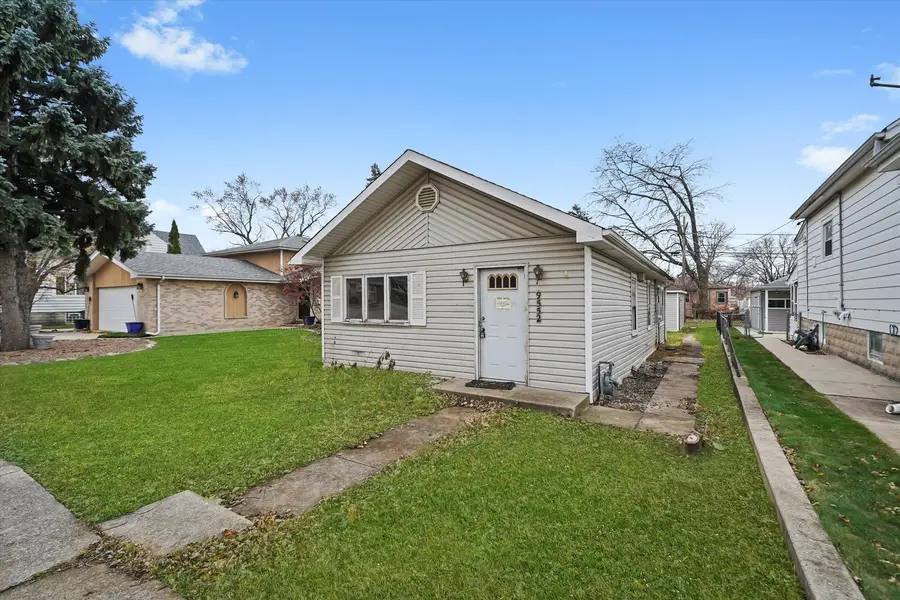 9552 S California Avenue, Evergreen Park, IL 60805 - Image #2
