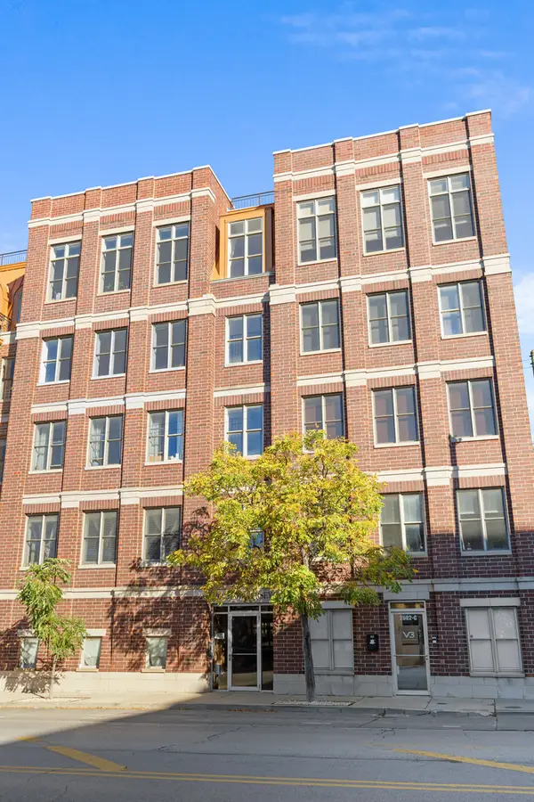 2602 W Diversey Avenue #402, Chicago, IL 60647