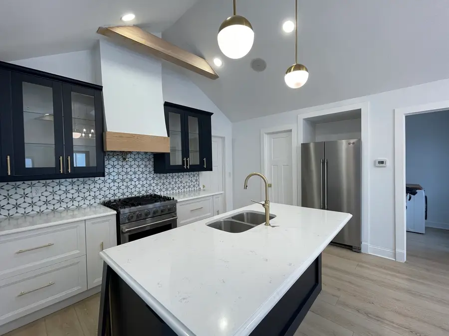 607 W Olive Street, Bloomington, IL 61701 - Image #2