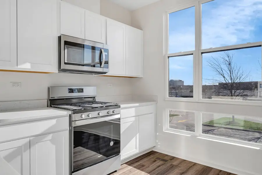 302 Summit Circle, Lombard, IL 60148 - Image #3