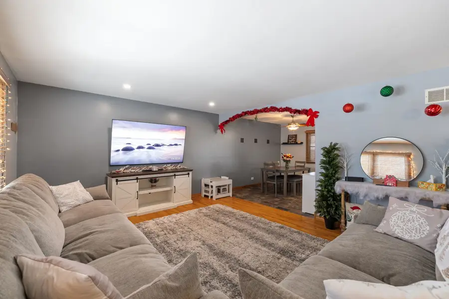 15309 Arroyo Drive, Oak Forest, IL 60452 - Image #3