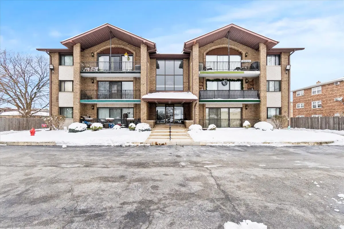 9051 S Roberts Road #310, Hickory Hills, IL 60457 - Image #1