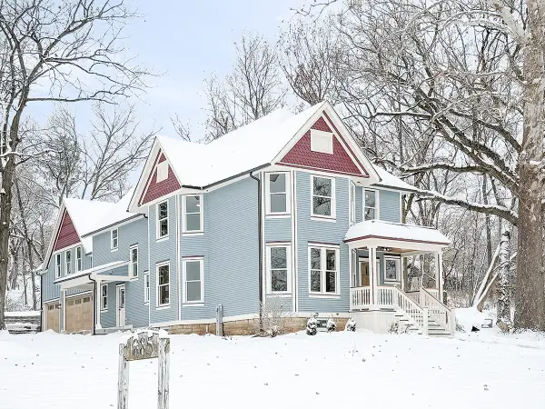 885 Geneva Road, St. Charles, IL 60174