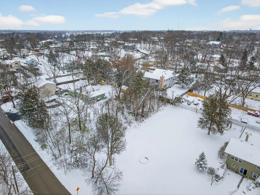 35563 N Hillside Avenue, Round Lake Beach, IL 60073 - Image #2