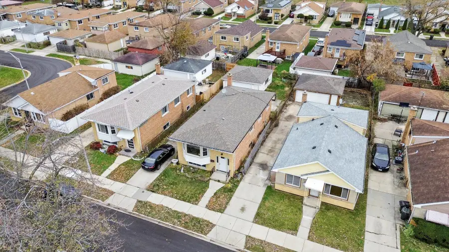 233 32nd Avenue, Bellwood, IL 60104 - Image #2