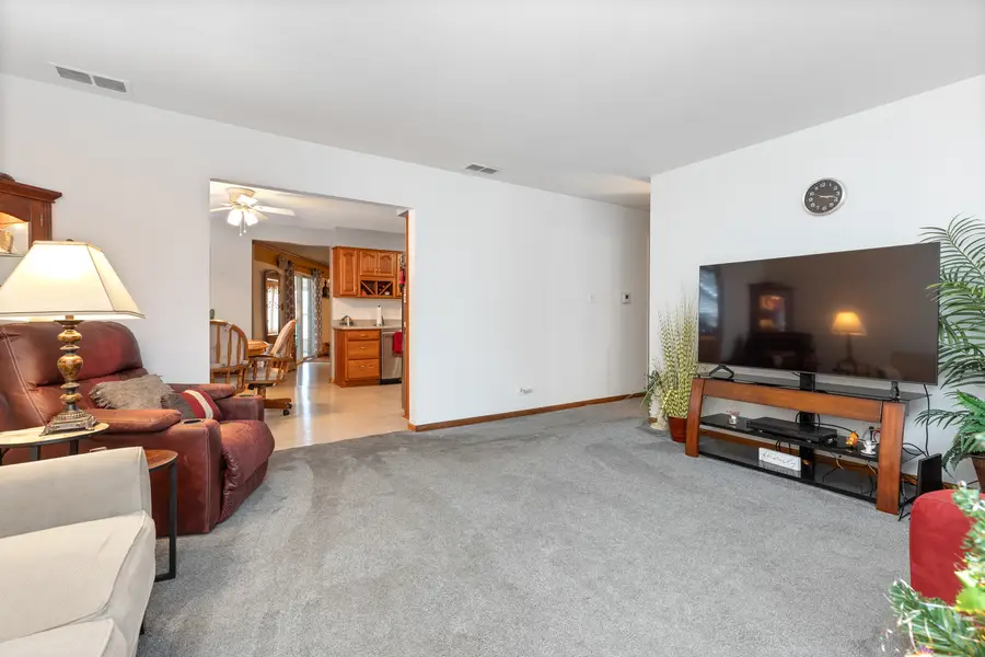 12954 Crescent Court, Crestwood, IL 60418 - Image #3