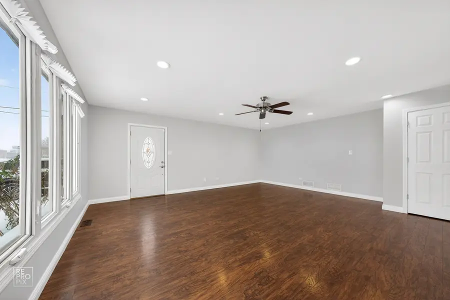 7850 Mcvicker Avenue, Burbank, IL 60459 - Image #3