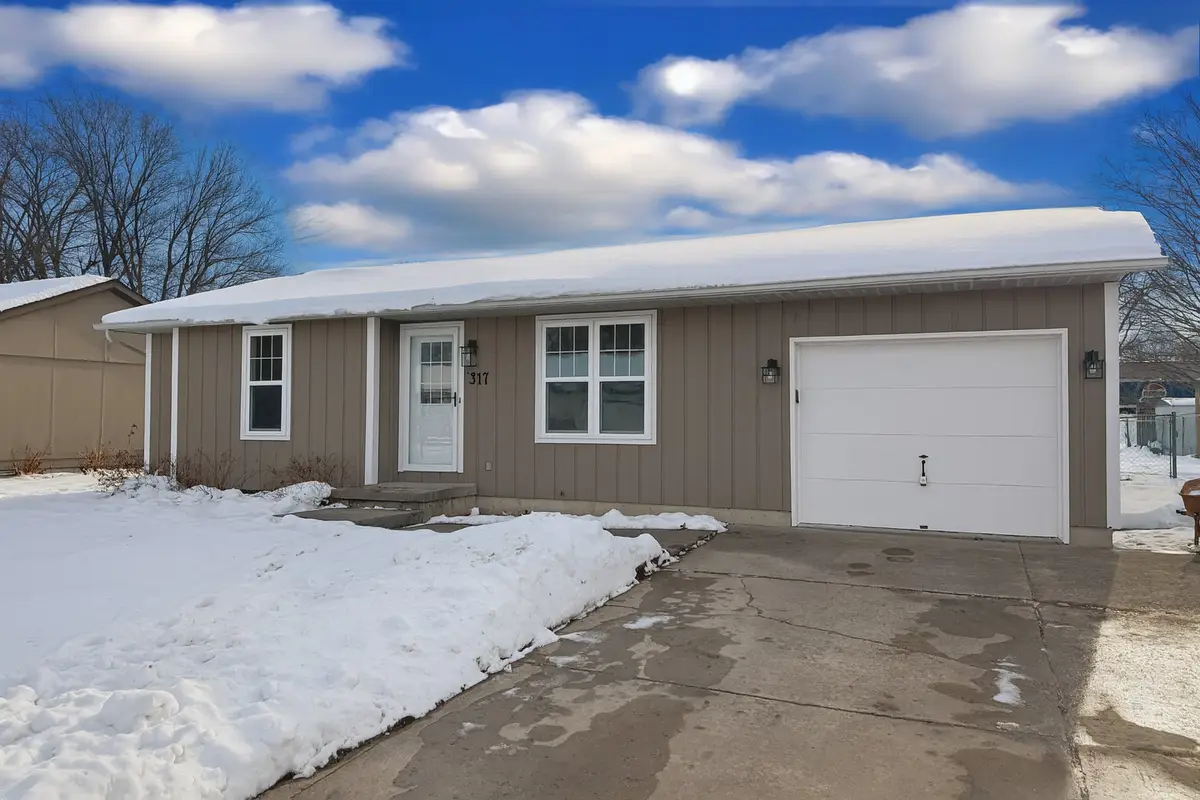 317 Midwestern Drive, Ottawa, IL 61350 - Image #1