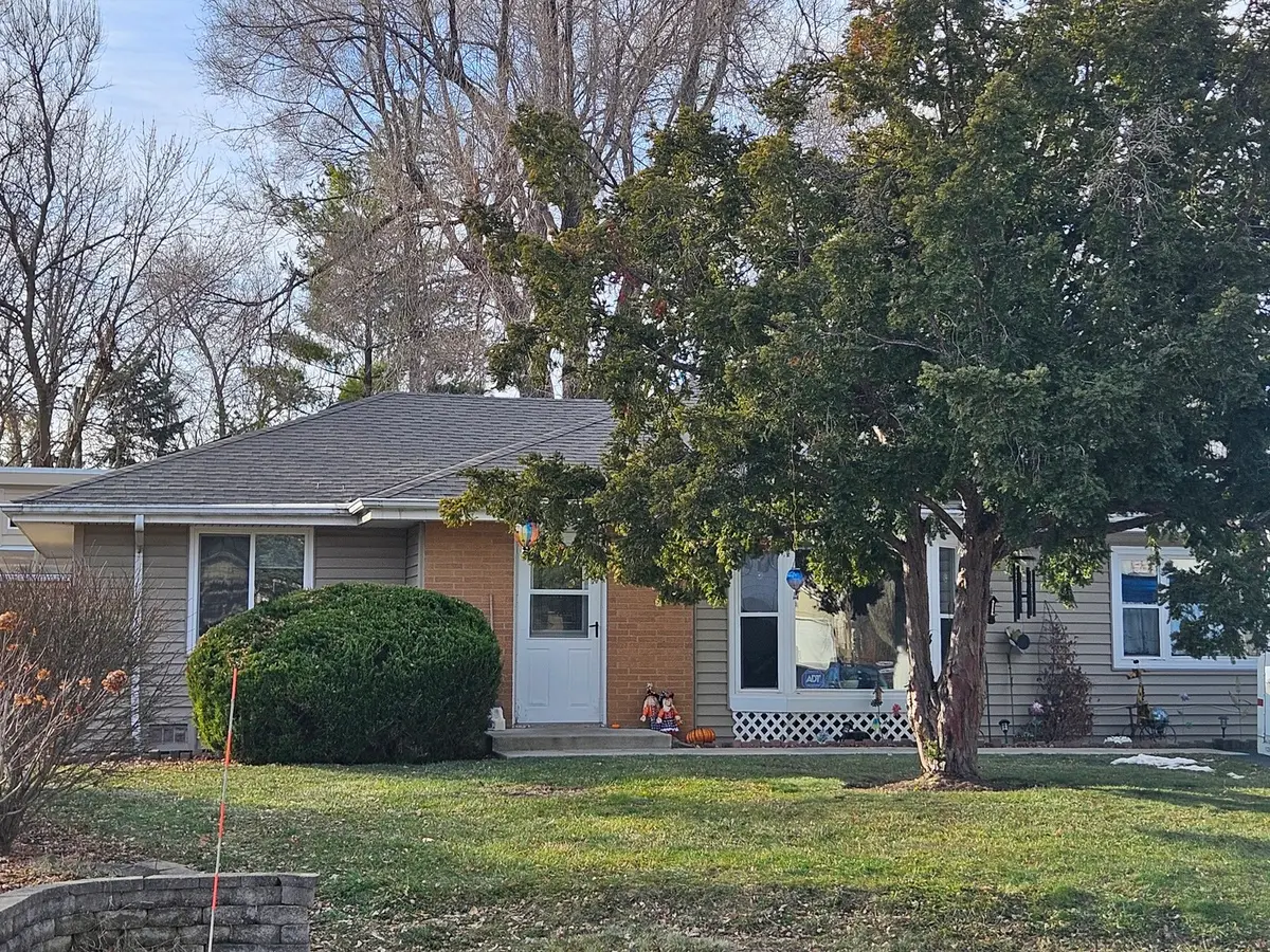 62 Ridge Court, Lindenhurst, IL 60046 - Image #1