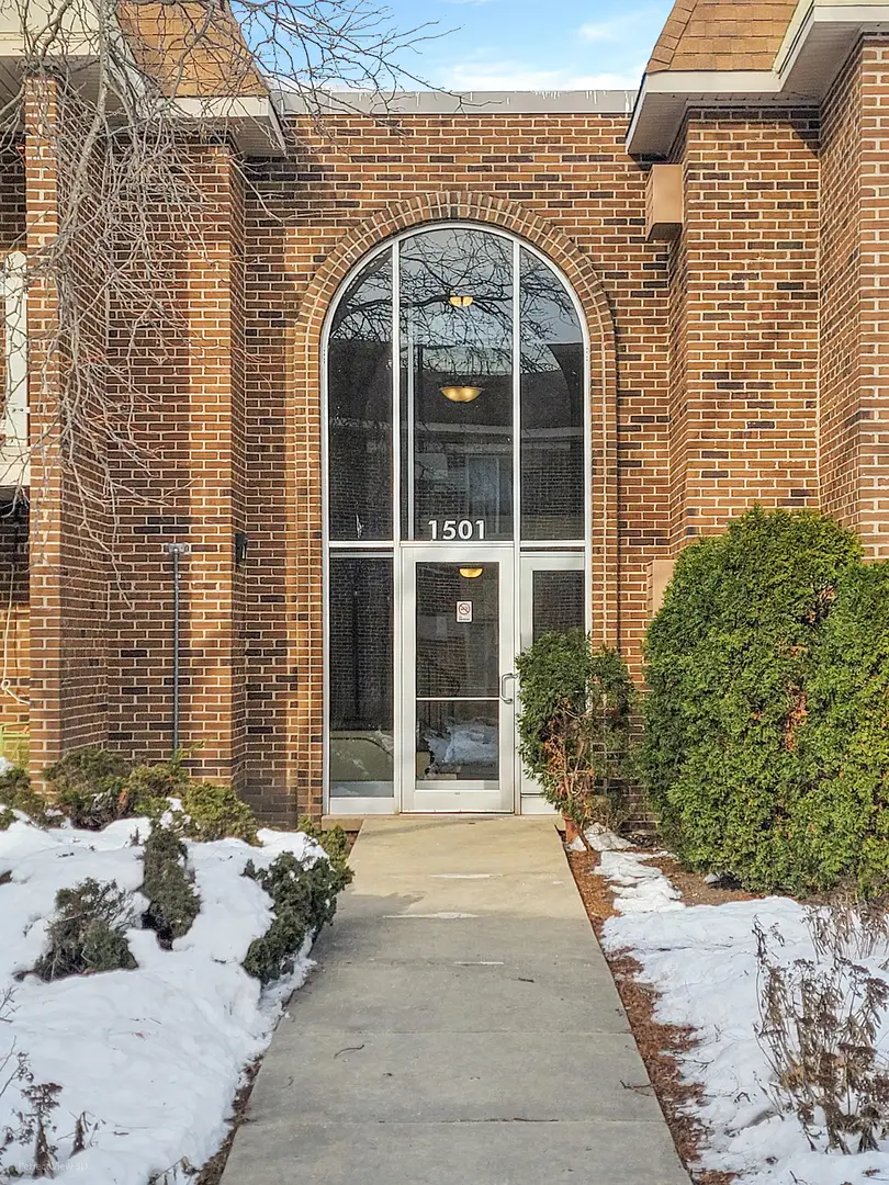 1501 E Churchill Drive #105, Palatine, IL 60074 - Image #1