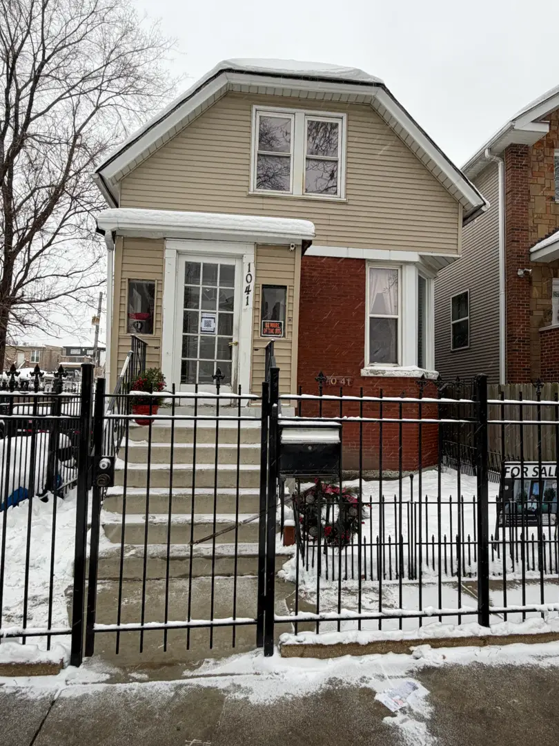 1041 N Ridgeway Avenue, Chicago, IL 60651 - Image #1