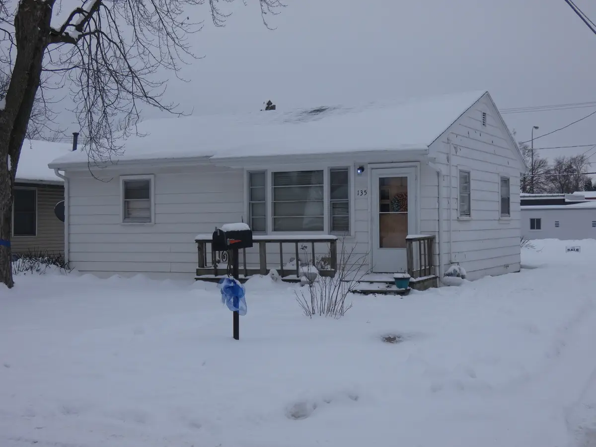 135 S Quincy Avenue, Bradley, IL 60915 - Image #1