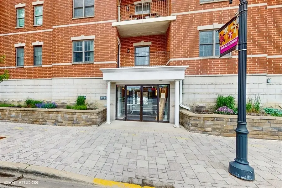 210 N Addison Avenue #202, Elmhurst, IL 60126 - Image #1