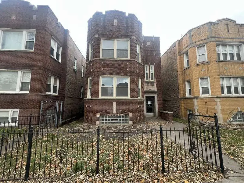 8240 S Clyde Avenue, Chicago, IL 60617 - Image #1