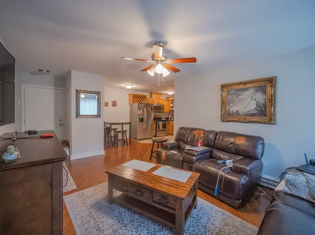 10086 S 84th Terrace #303, Palos Hills, IL 60465 - Image #3