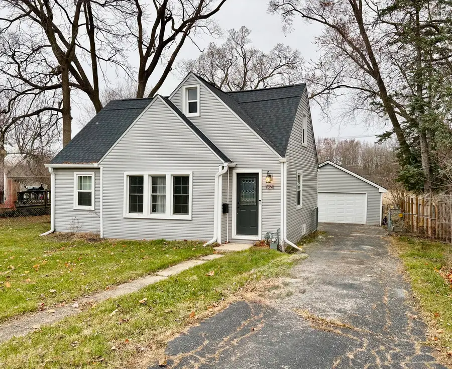 724 Mohawk Drive, Round Lake Heights, IL 60073 - Image #2