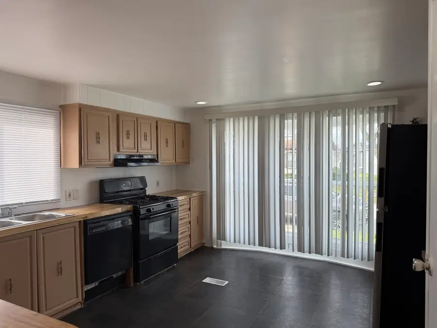 605 Tanglewood Road, Matteson, IL 60443 - Image #2