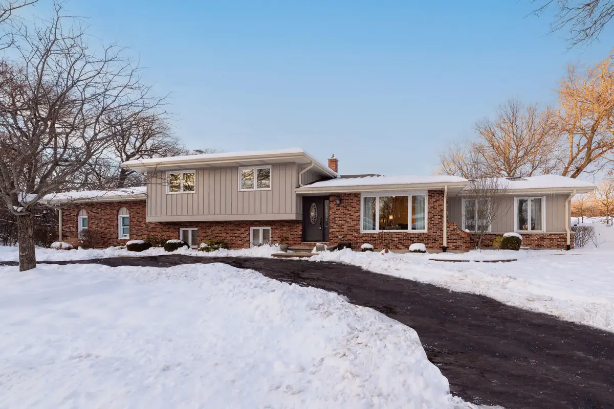 329 Montclare Lane, Wood Dale, IL 60191 - Image #1