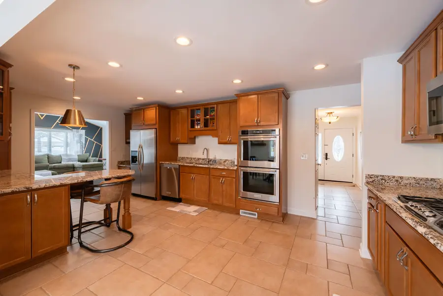 329 Montclare Lane, Wood Dale, IL 60191 - Image #3