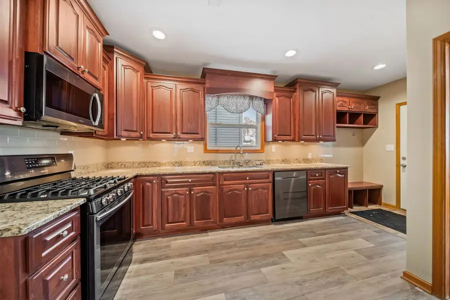 5724 W Leland Avenue, Chicago, IL 60630 - Image #2