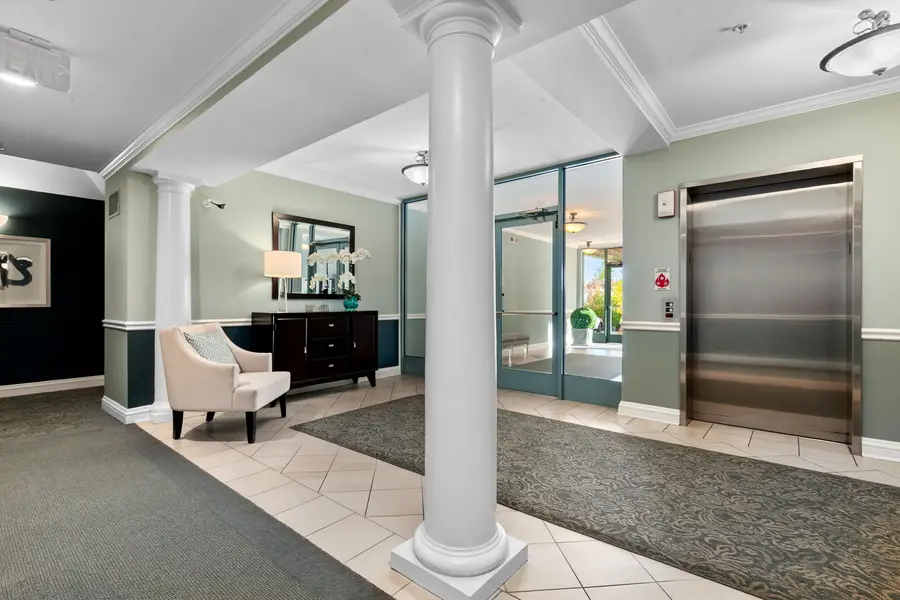 153 E Laurel Avenue #305, Lake Forest, IL 60045 - Image #3