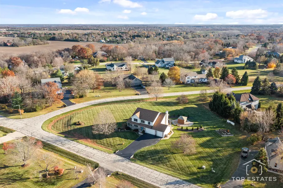 2303 Fox Bluff Lane, Spring Grove, IL 60081 - Image #2