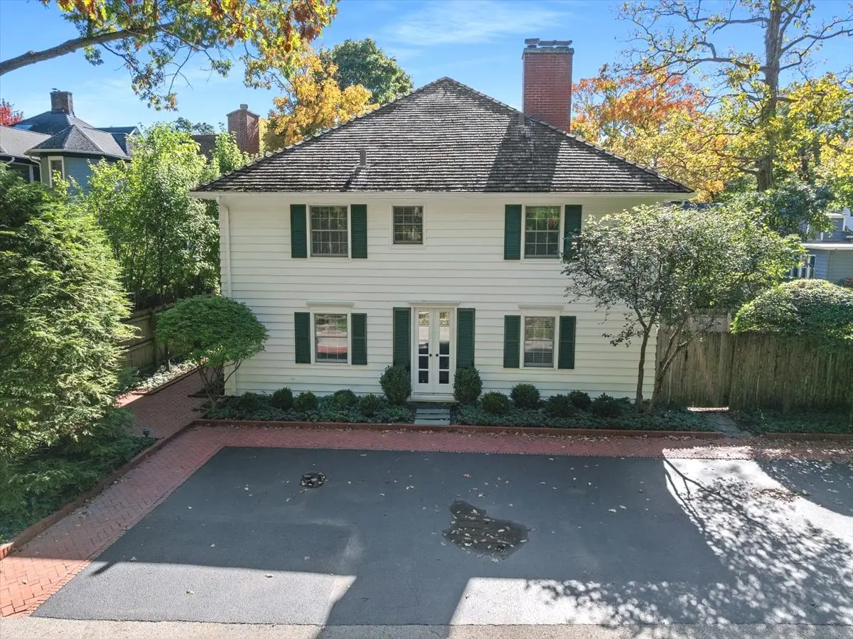 223 Sylvan Road, Lake Bluff, IL 60044 - Image #1