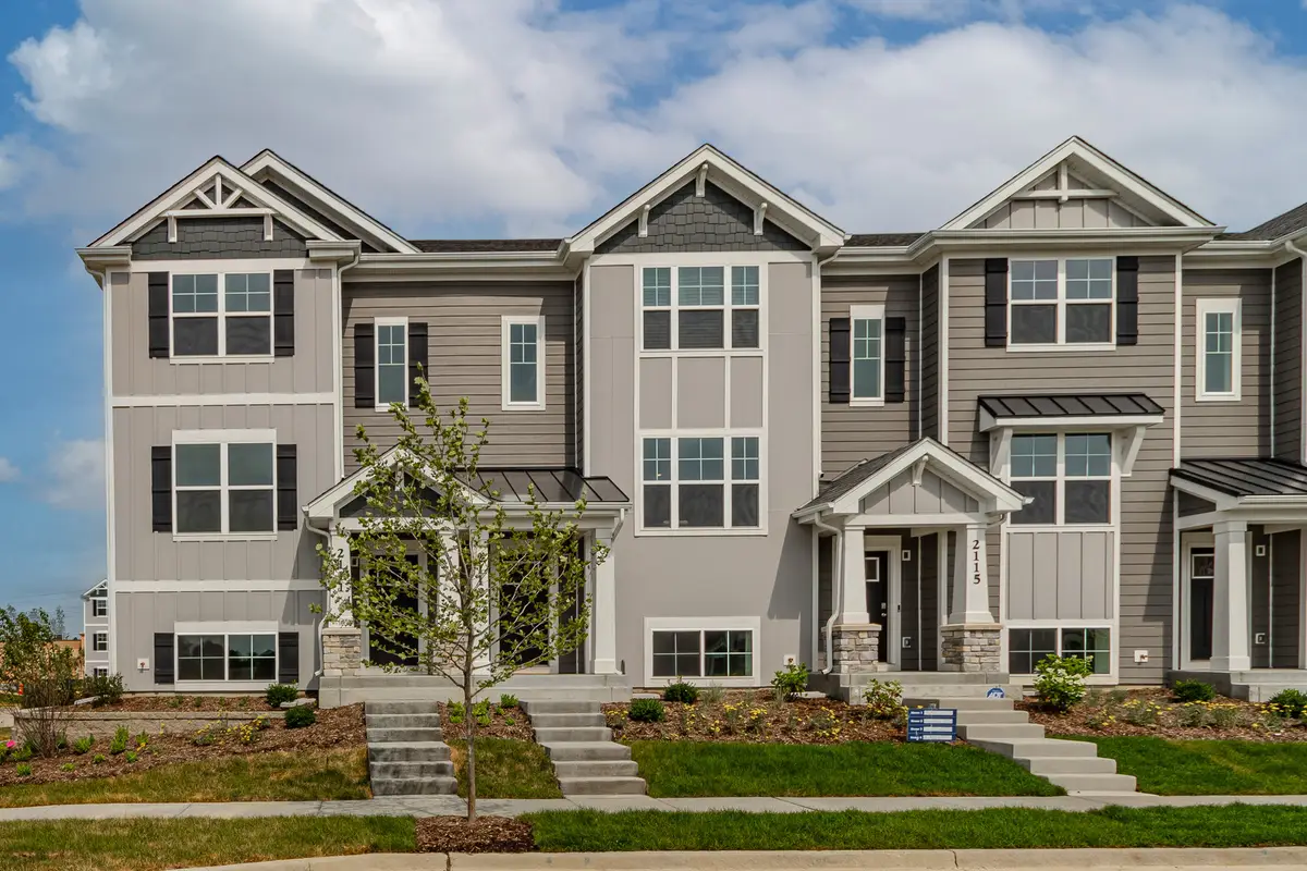 2111 Yellowstone Boulevard #2111, Mundelein, IL 60060 - Image #1