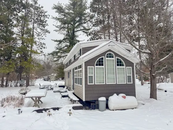 10/153&154 Woodhaven, Sublette, IL 61367