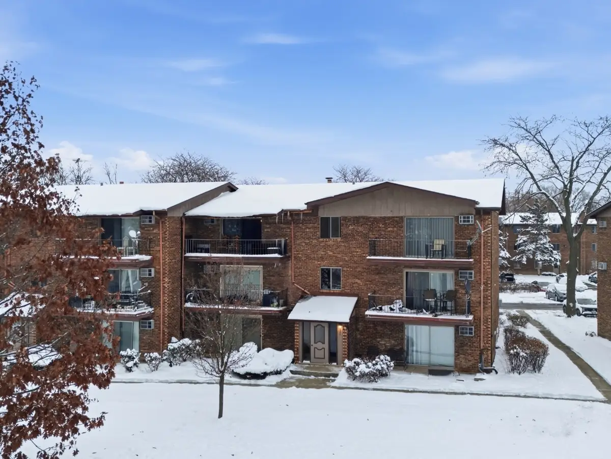 2556 Waterbury Drive #1905, Woodridge, IL 60517 - Image #1