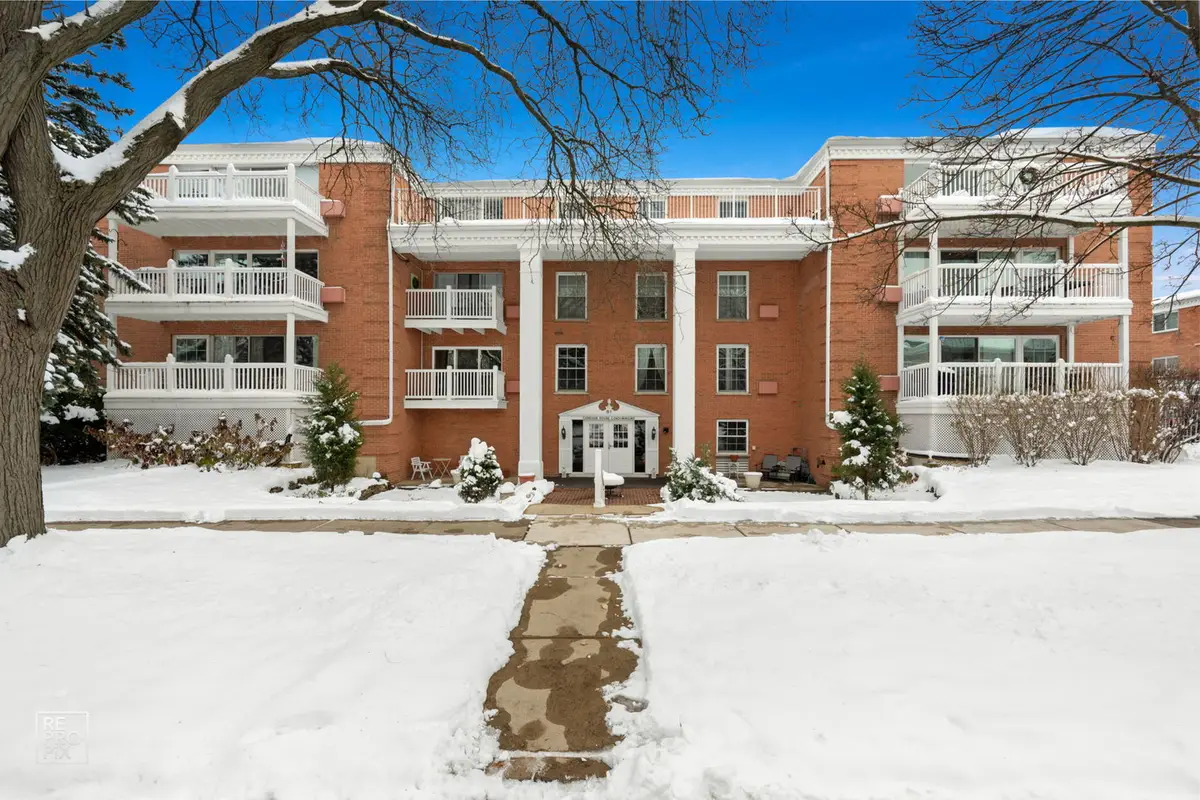 81 S 6th Avenue #202, La Grange, IL 60525 - Image #1