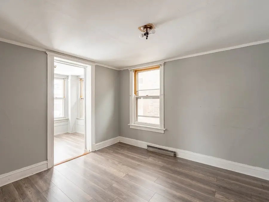 8025 S Euclid Avenue, Chicago, IL 60617 - Image #3