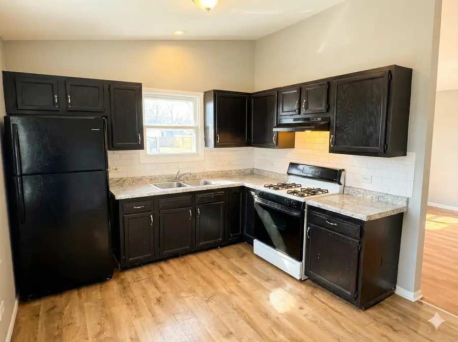 35330 N Nielsen Drive, Round Lake Beach, IL 60073 - Image #2