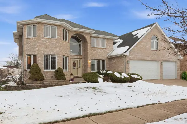 22131 Meadow Lake Place, Richton Park, IL 60471