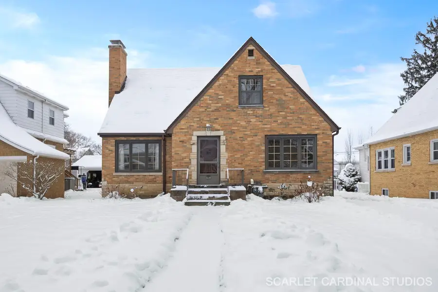 628 S Euclid Avenue, Villa Park, IL 60181 - Image #2