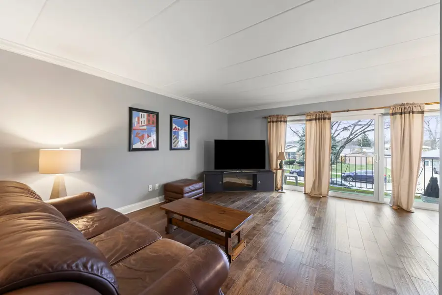 8704 Mobile Avenue #2C, Oak Lawn, IL 60453 - #3