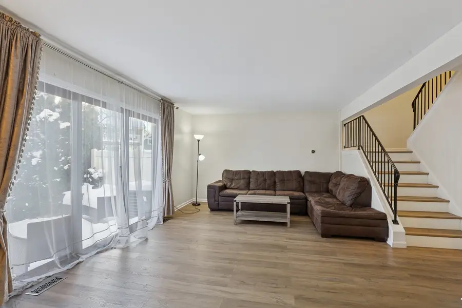 625 Breakers Point, Schaumburg, IL 60194 - Image #3