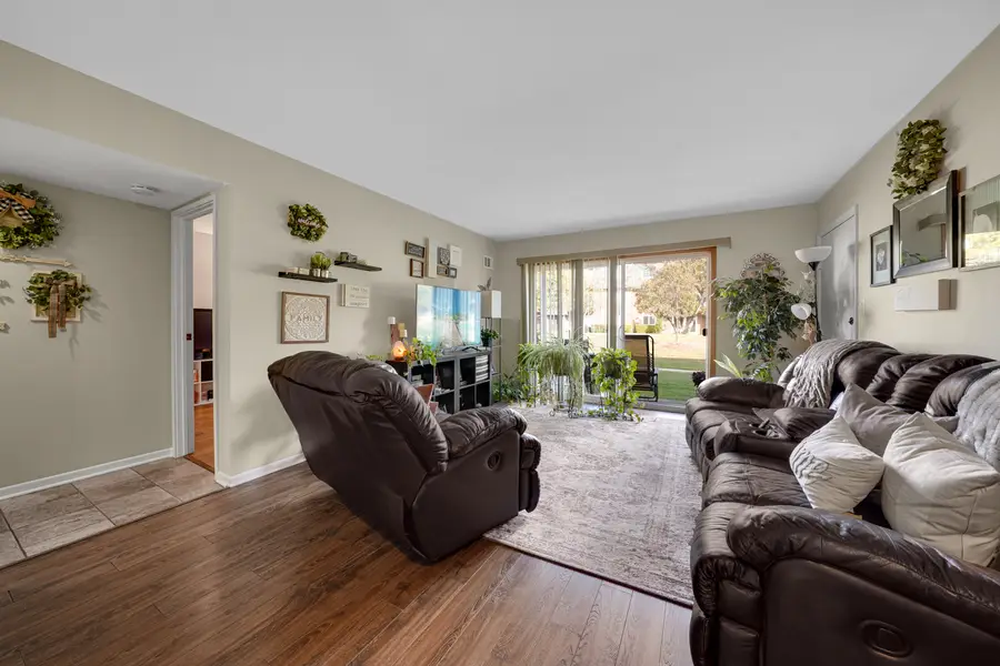 9381 Bay Colony Drive #1N, Des Plaines, IL 60016 - Image #2