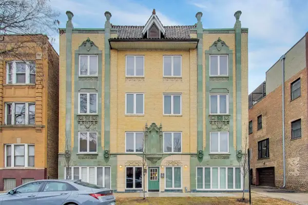 1636 W Melrose Street #203, Chicago, IL 60657