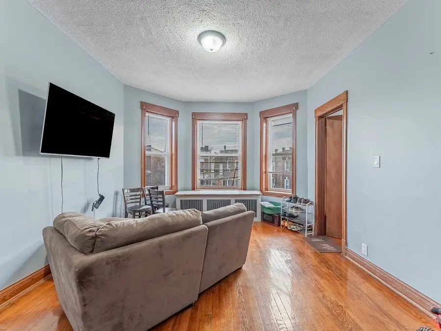 4044 W Potomac Avenue, Chicago, IL 60651 - Image #3