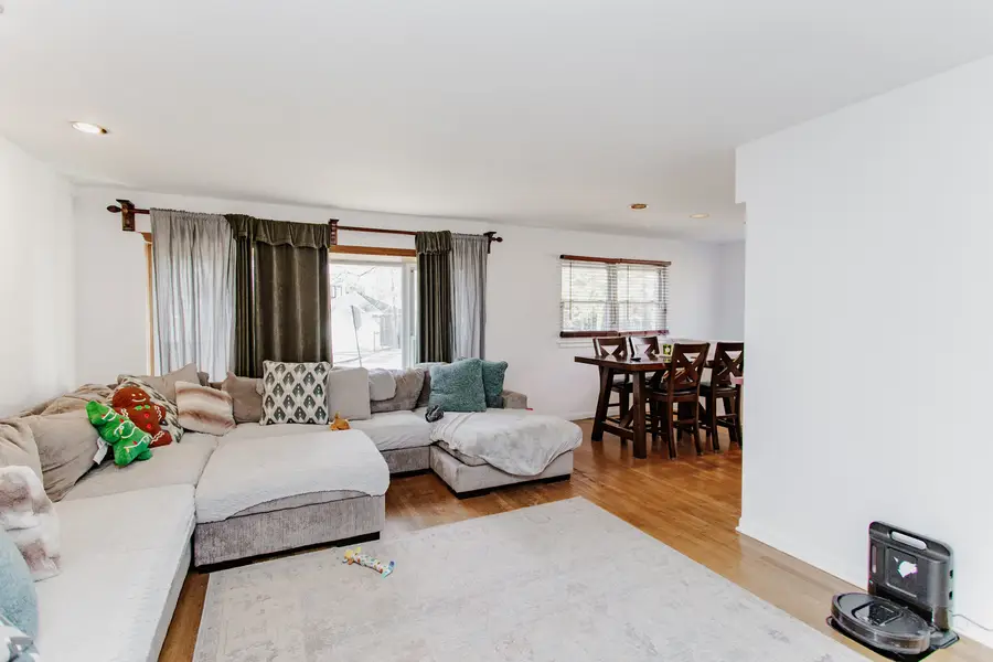 Address Withheld By Seller, Chicago, IL 60646 - #3