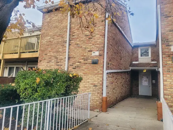 1930 Kenilworth Circle #E, Hoffman Estates, IL 60169