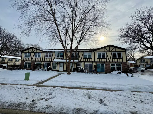 412 St Johns Road #D, Woodstock, IL 60098