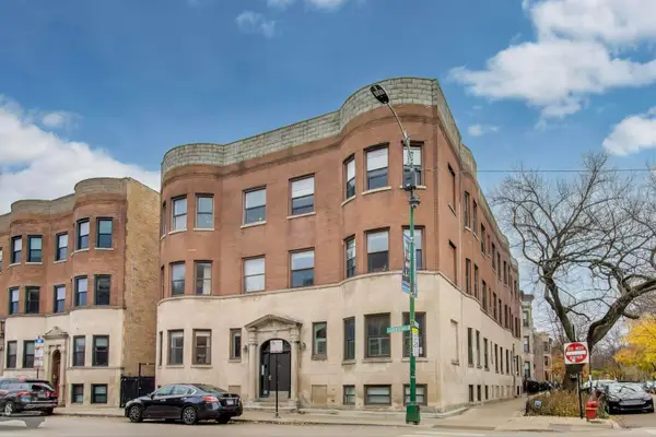 921 W Addison Street #3B, Chicago, IL 60613
